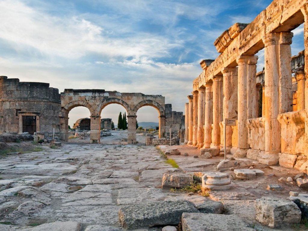 Pamukkale - Hierapolis Ancient City Tour